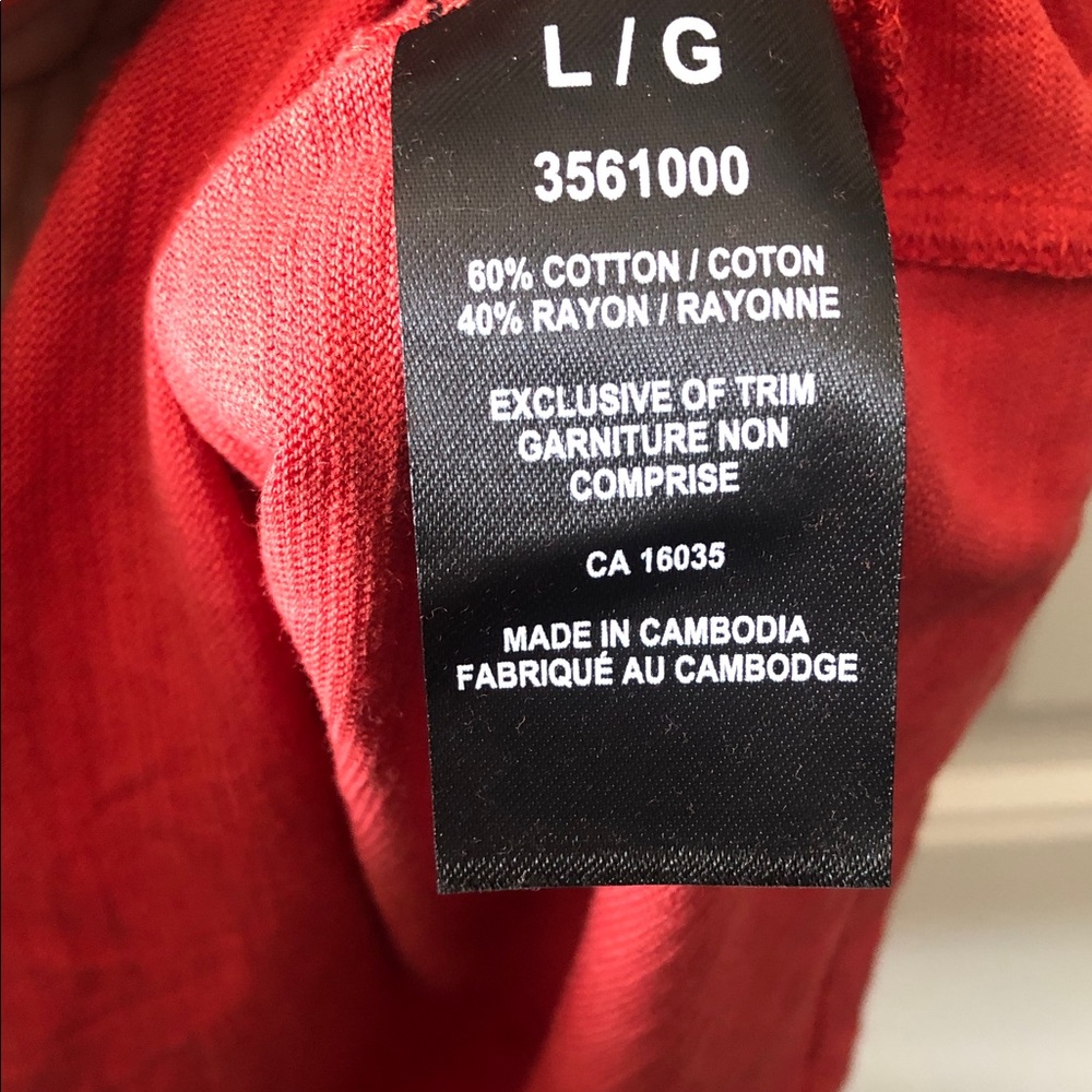 Tahari Red Sleeveless Split-Neck Tank Top - Picture 4 of 4